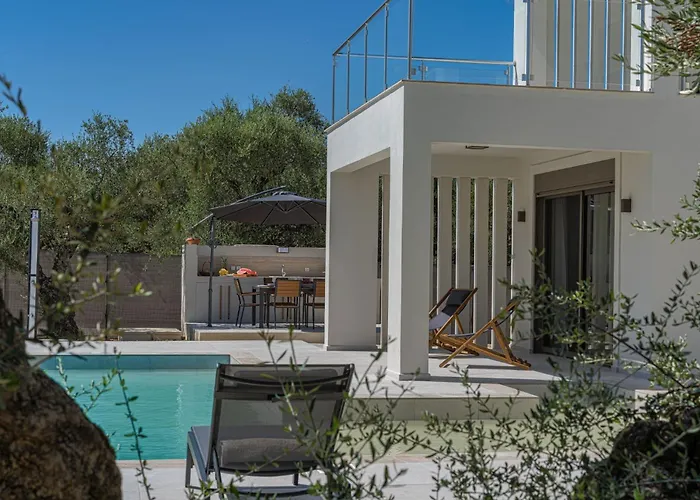Hariati - An Elegant Escape, By Zantewize Villa *
