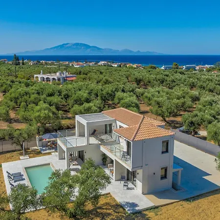 Hariati - An Elegant Escape, By Zantewize