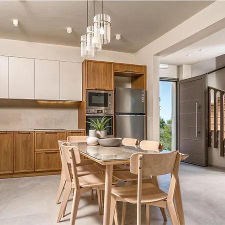 Hariati - An Elegant Escape, By Zantewize *