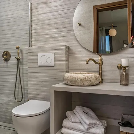 Hariati - An Elegant Escape, By Zantewize * 基普塞利