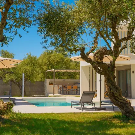 Villa Hariati - An Elegant Escape, By Zantewize *