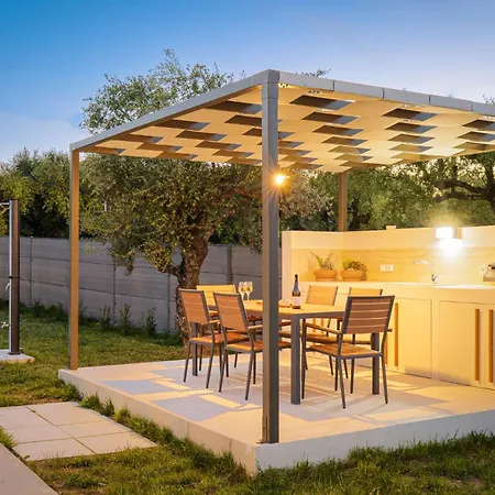 Hariati - An Elegant Escape, By Zantewize Villa Kipszéli